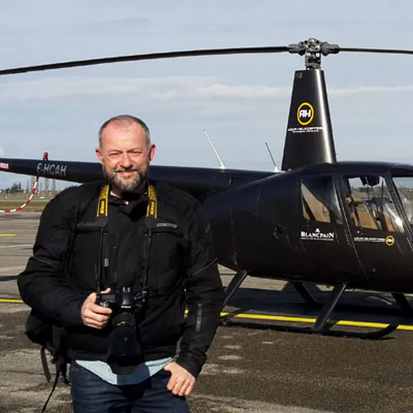 portrait du photographe professionnel Philippe Thery, spécialiste du reportage photo d’entreprise à Lyon