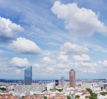 vues aerienne par pilote de drone photographe videaste pour photo et video aerienne lyon et rhone