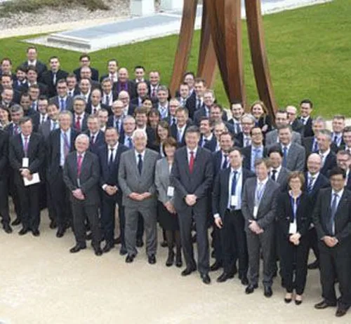Photo de groupe d une entreprise lors d'un seminaire professionnel realisee par un photographe evenementiel à Lyon