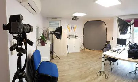 installation studio photo dans les locaux d'une entreprise pour trombinoscope credit photographe: Philippe Théry