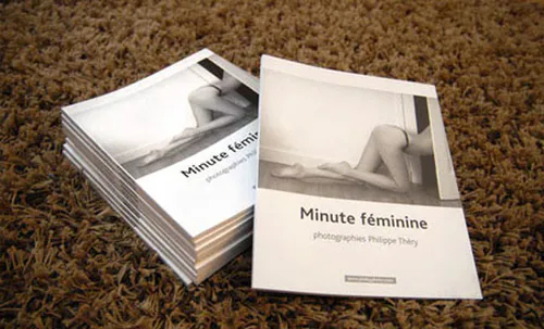 Pile du livre Minute Féminine, recueil de photographies glamour de Philippe Théry