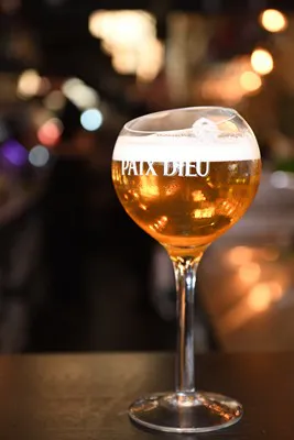 Détail photo produit bière en ambiance – photographe produit alimentaire Lyon