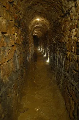 Vue photographique d'un souterrain de Lyon
