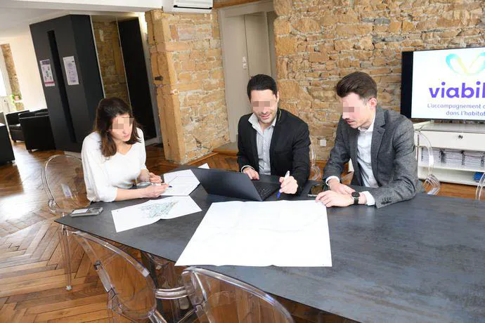 Reportage photo corporate à Lyon : photo d'équipe et collaborateurs de l'entreprise Viabilis
