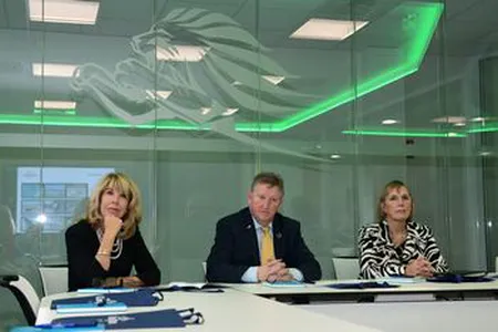 Photo diplomatique lors d’une visite officielle à Lyon