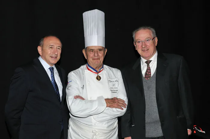 Portrait de Paul Bocuse, Jérôme Bocuse et Gérard Collomb lors de l’inauguration du Hall Paul Bocuse à Lyon, photographie événementielle institutionnelle