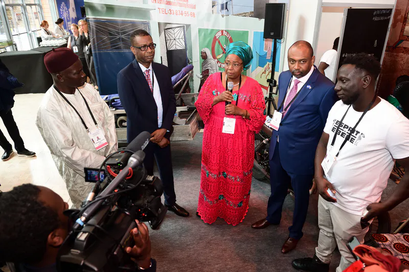 Ambiance générale du salon lors de la conférence ONU Fonds Mondial à Lyon, reportage photo événementiel