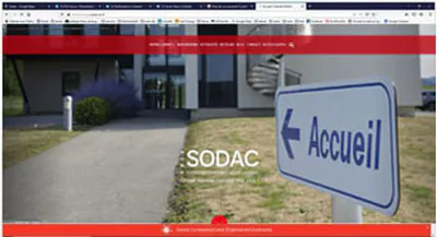 Photographie de la signalétique du cabinet Sodac