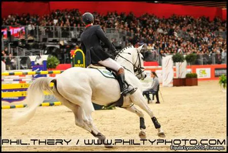 Reportage photo saut d'obstacle équestre salon Equita Lyon Eurexpo – photographe événementiel Lyon Philippe Théry