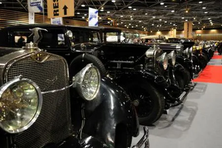 Calandre d'une ancienne Hispano-Suiza photographiée au salon Epoqu'Auto à Lyon