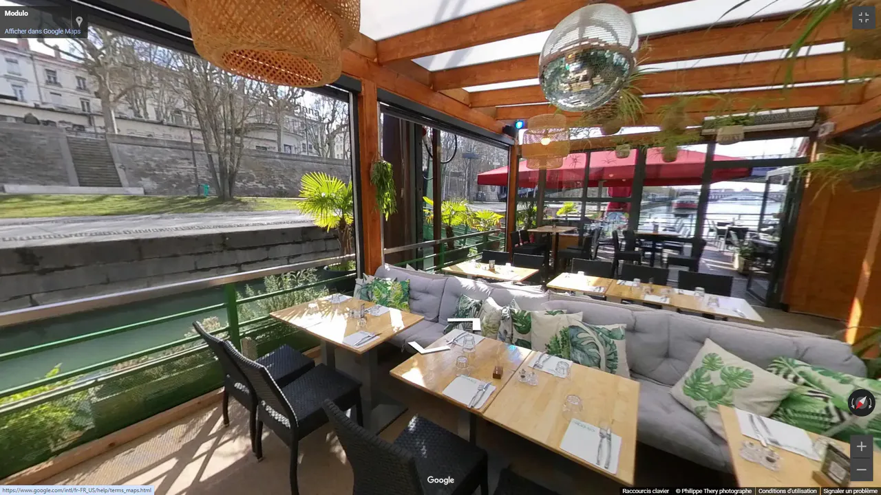 Visite virtuelle du Modulo : salle intérieure élégante et conviviale