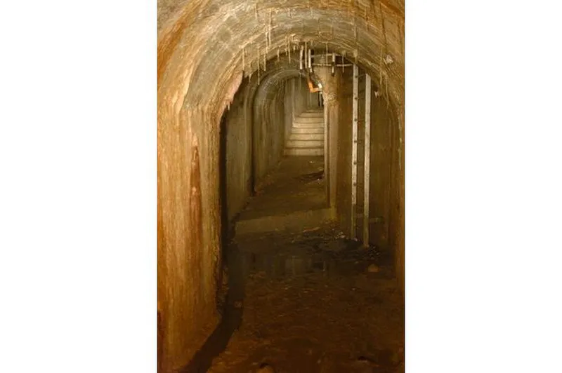 labyrinthe de Souterrain en beton reseau imbert colomes sous les pentes de la croix rousse Lyon credit photo Philippe Théry Photographe