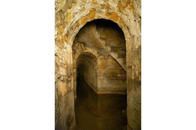 Lyon Souterrain fort saint irenee acces par un escalier en colimacon credit photo Philippe Thery Photographe