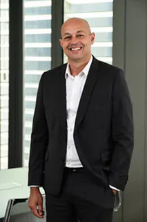 portrait corporate collaborateur Axpo France dans environnement de travail