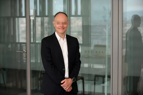 portrait corporate professionnel en entreprise EY Lyon