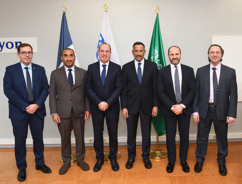 portrait delegation officielle ministre industrie Arabie saoudite Lyon site industriel