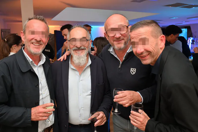 Convives et familles au cocktail de la remise de diplôme ISTELI Lyon