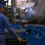 Packshot professionnel de vêtements techniques à Lyon : photographie pour catalogues et supports marketing industriels