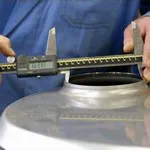 Ouvrier en tenue de sécurité à Lyon : photographie des normes et équipements de protection industrielle