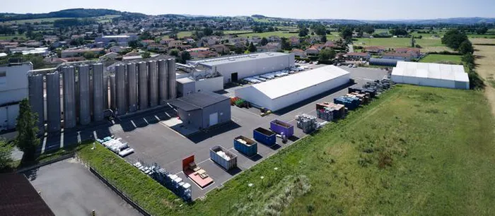 Vue aérienne par drone d'un site industriel extérieur à Lyon – reportage photo professionnel