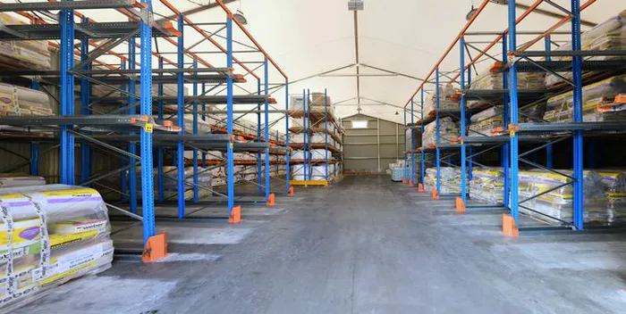 Reportage photo et vidéo industrielle par drone à Lyon – combinaison sol et aérien