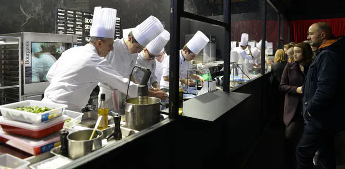 Photo panoramique de stand avant ouverture Salon Sirha Lyon Eurexpo par photographe reportage salon