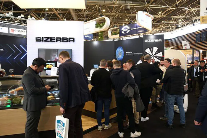 Demonstration produit en direct sur le stand Bizerba lors du salon Sirha