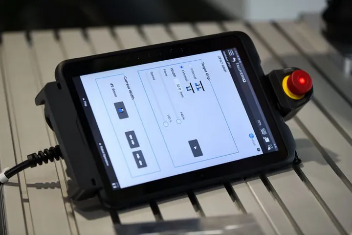 Photo industrielle détourée et retouchée professionnellement, fond transparent pour intégration catalogue technique – packshot Lyon