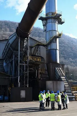 Vue générale du site Winoa France Wabrasives : reportage photo des installations industrielles