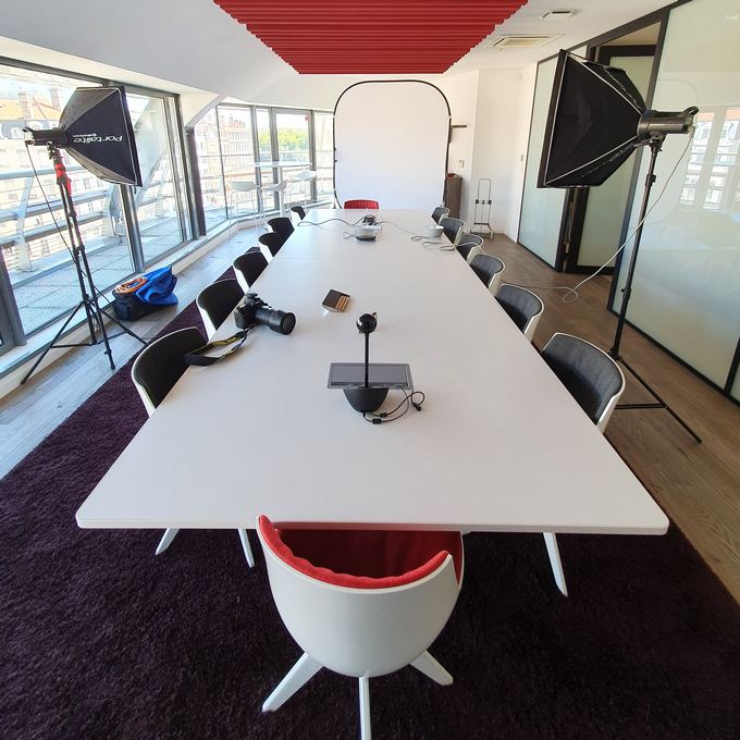 Studio photo professionnel installé dans les locaux d’une entreprise a Lyon