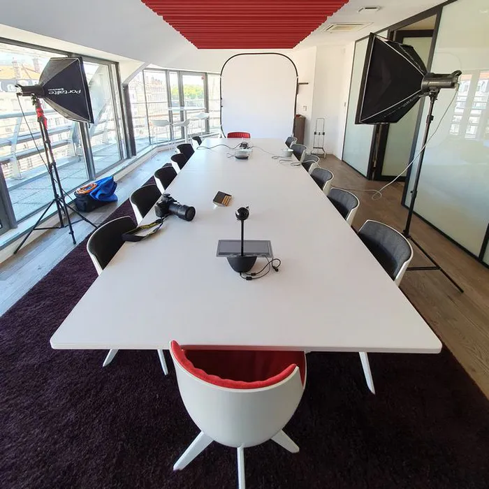 Studio photo professionnel installé dans les locaux d’une entreprise a Lyon