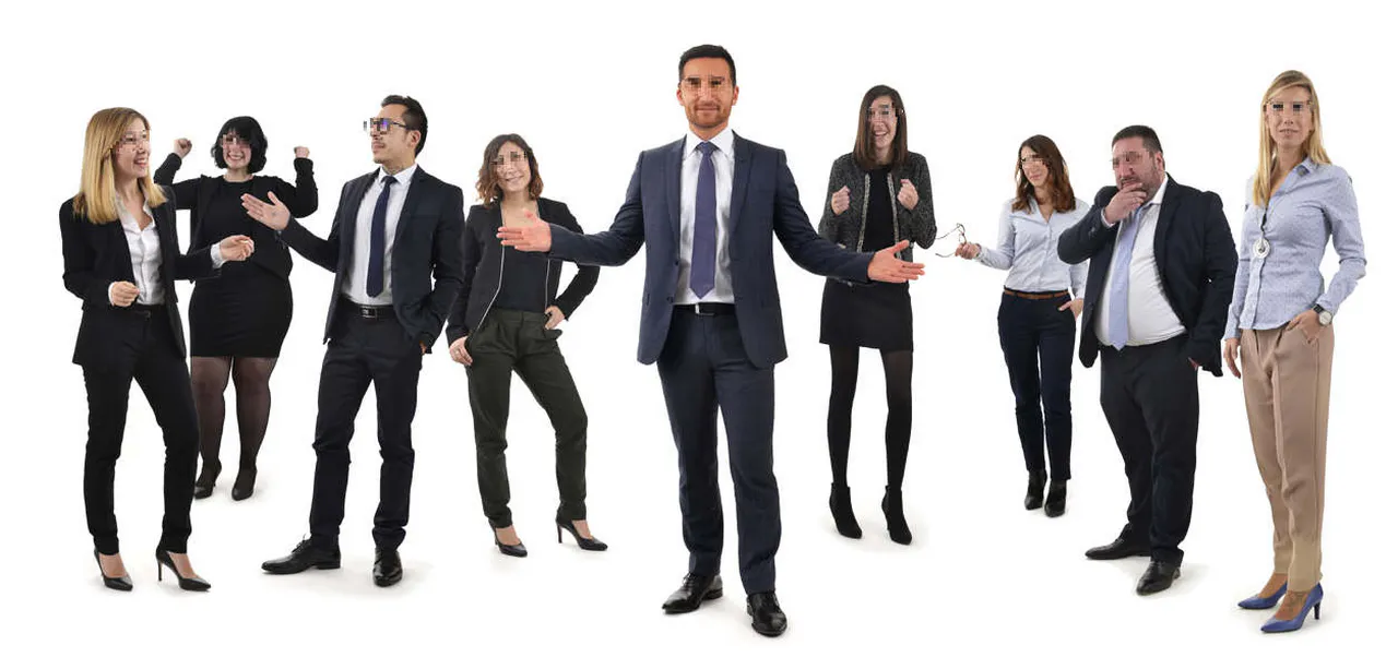 Exemple de photo d'équipe corporate montée à partir de portraits individuels - Studio photo Lyon Philippe Thery