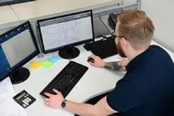 poste de travail informatique en entreprise, reportage photo professionnel a Lyon