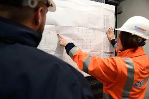 reportage photo corporate Lyon – travail en équipe chez EGA Électricité