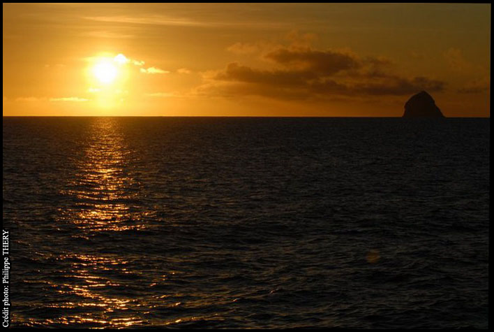 couche de soleil sur mer des caraibes la Martinique