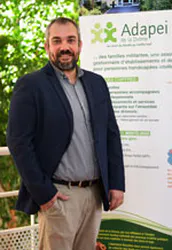 photographe corporate entreprise lyon portrait directeur Adapei de la drome par photographe lyon